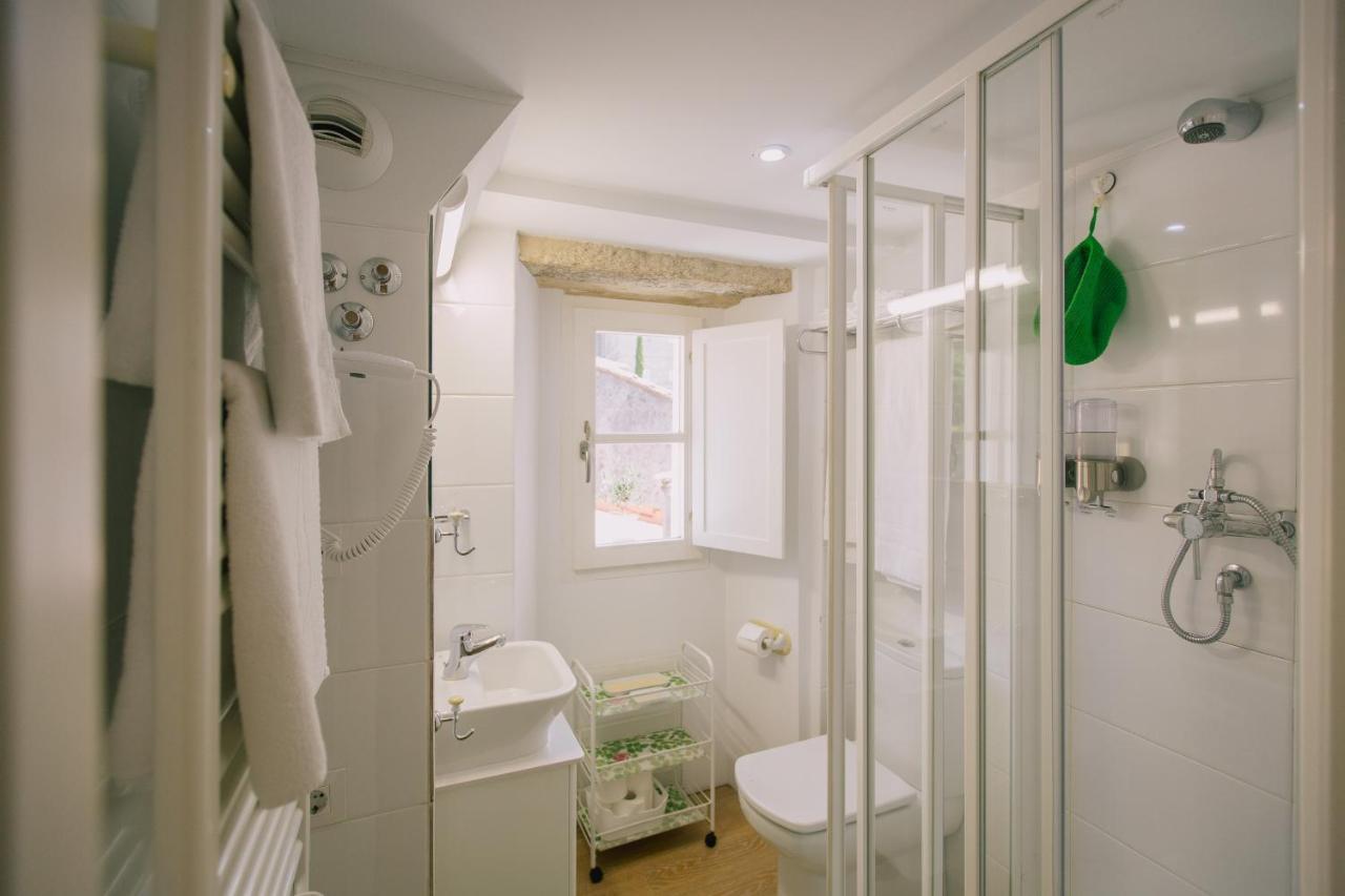 Roompedra Apartamentos Turisticos Santiago de Compostela Luaran gambar